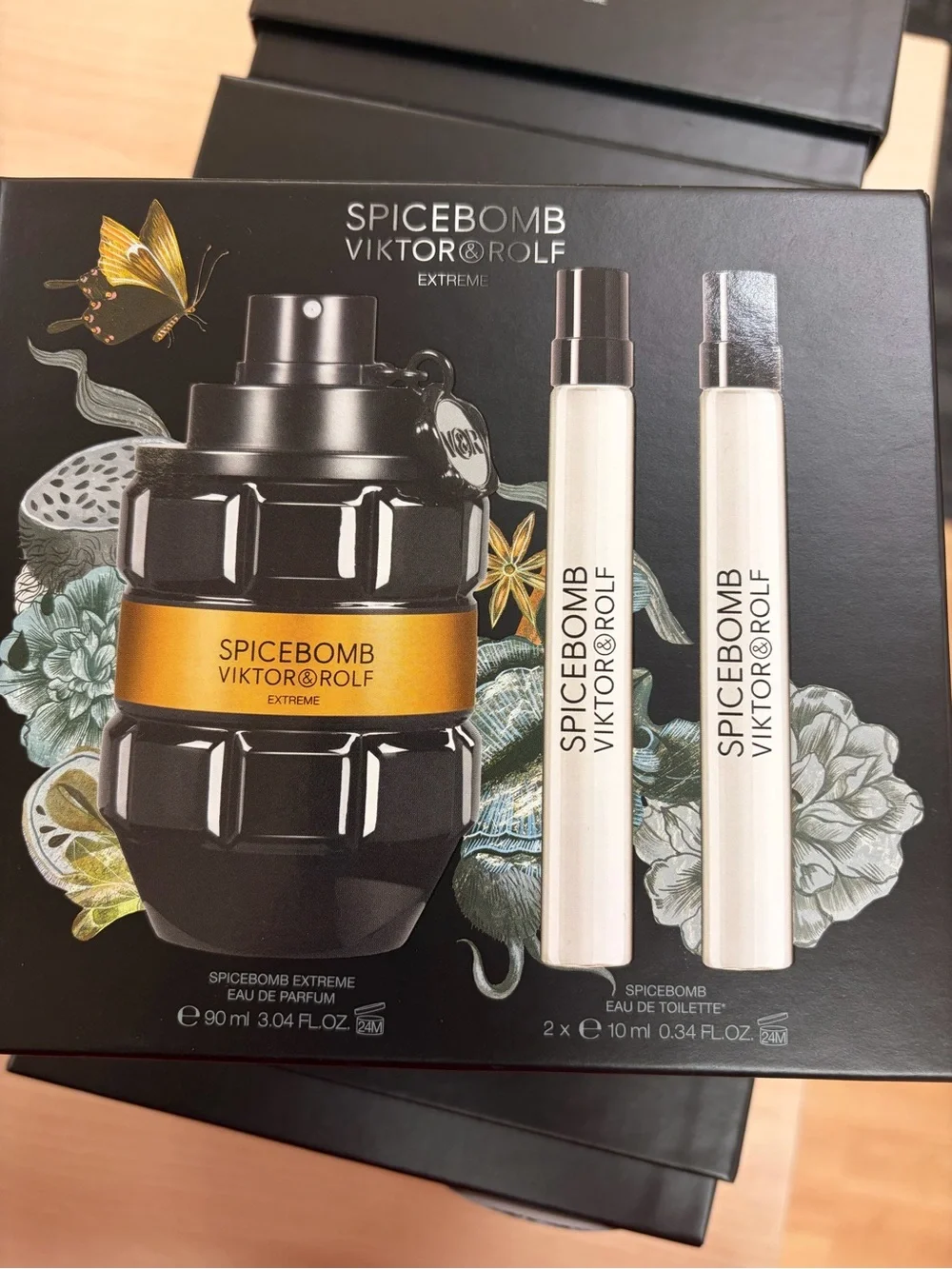 Viktor & Rolf Spicebomb Extreme Gift set- Black with Gold Accent holiday set
